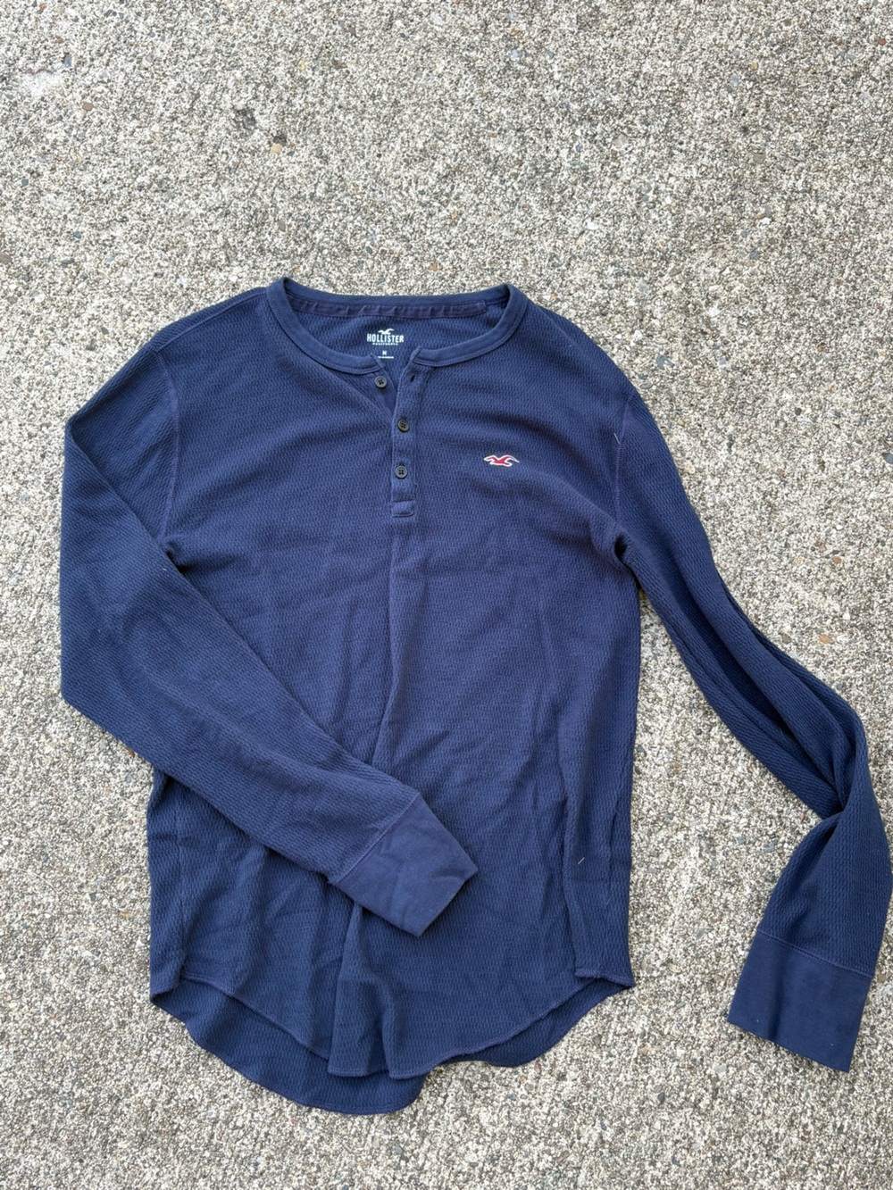 Hollister Men's Long-Sleeve Navy Henley Shirt